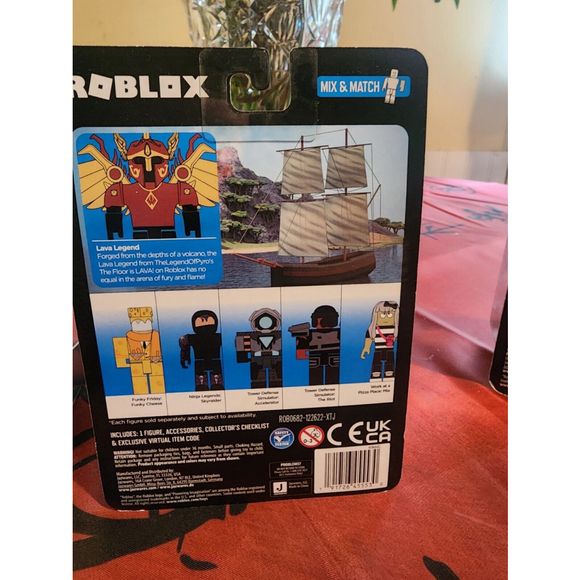 3 Roblox Figurines Collectors Items - Picture 7 of 10